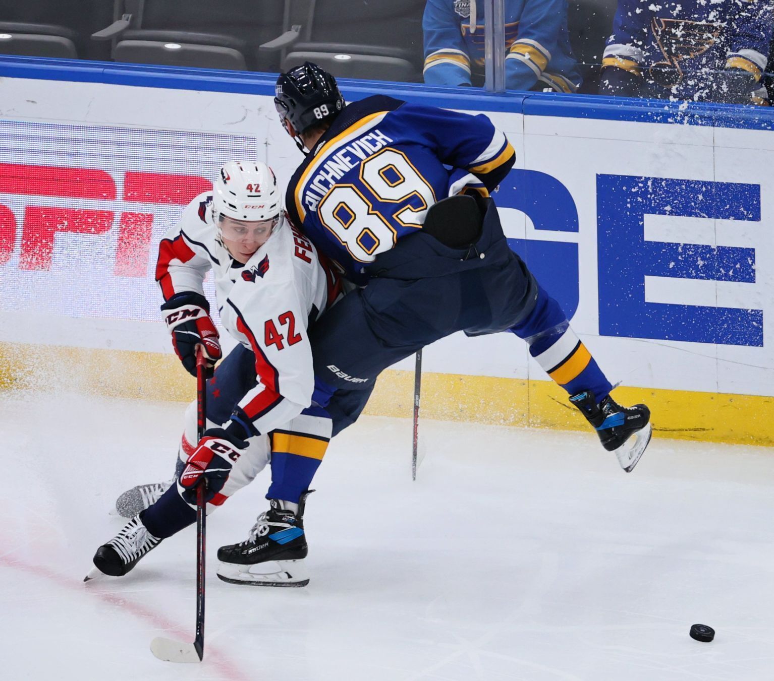 Blues 5, Capitals 1